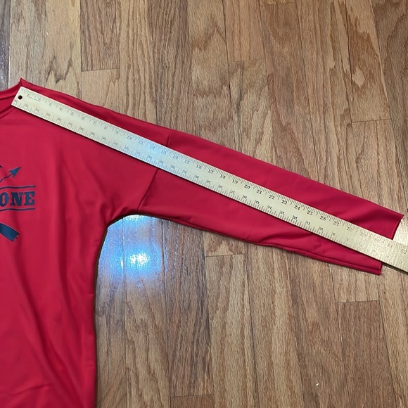 Women’s Size XL Lightweight long sleeve top Dutton Yellowstone Ranch Red Black - Picture 5 of 14